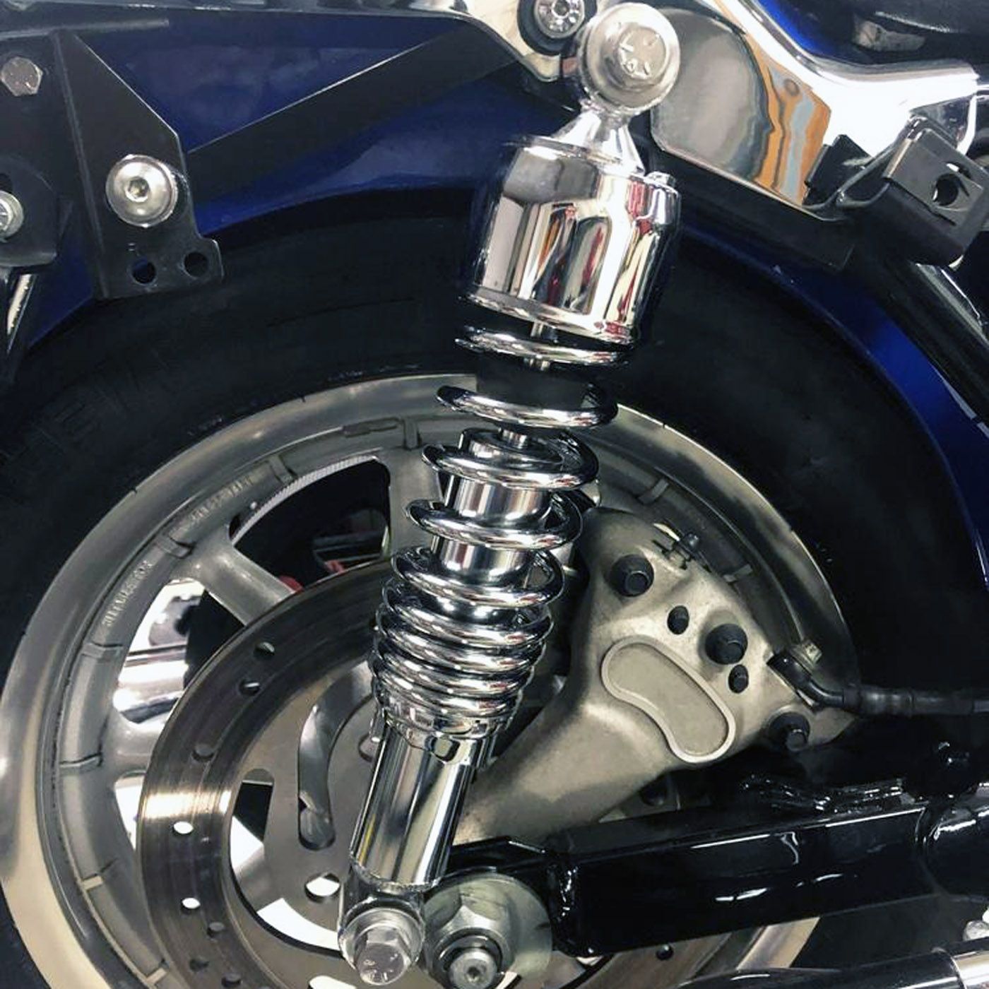 Drag Specialties リアサスペンション 11インチ (ブラック